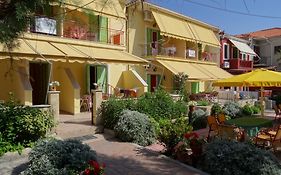Toula Lia Apartments